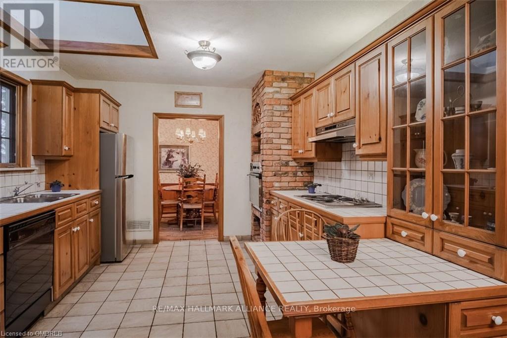 4447 Lakeshore Road, Burlington (Shoreacres), Ontario  L7L 1B3 - Photo 8 - W12449262