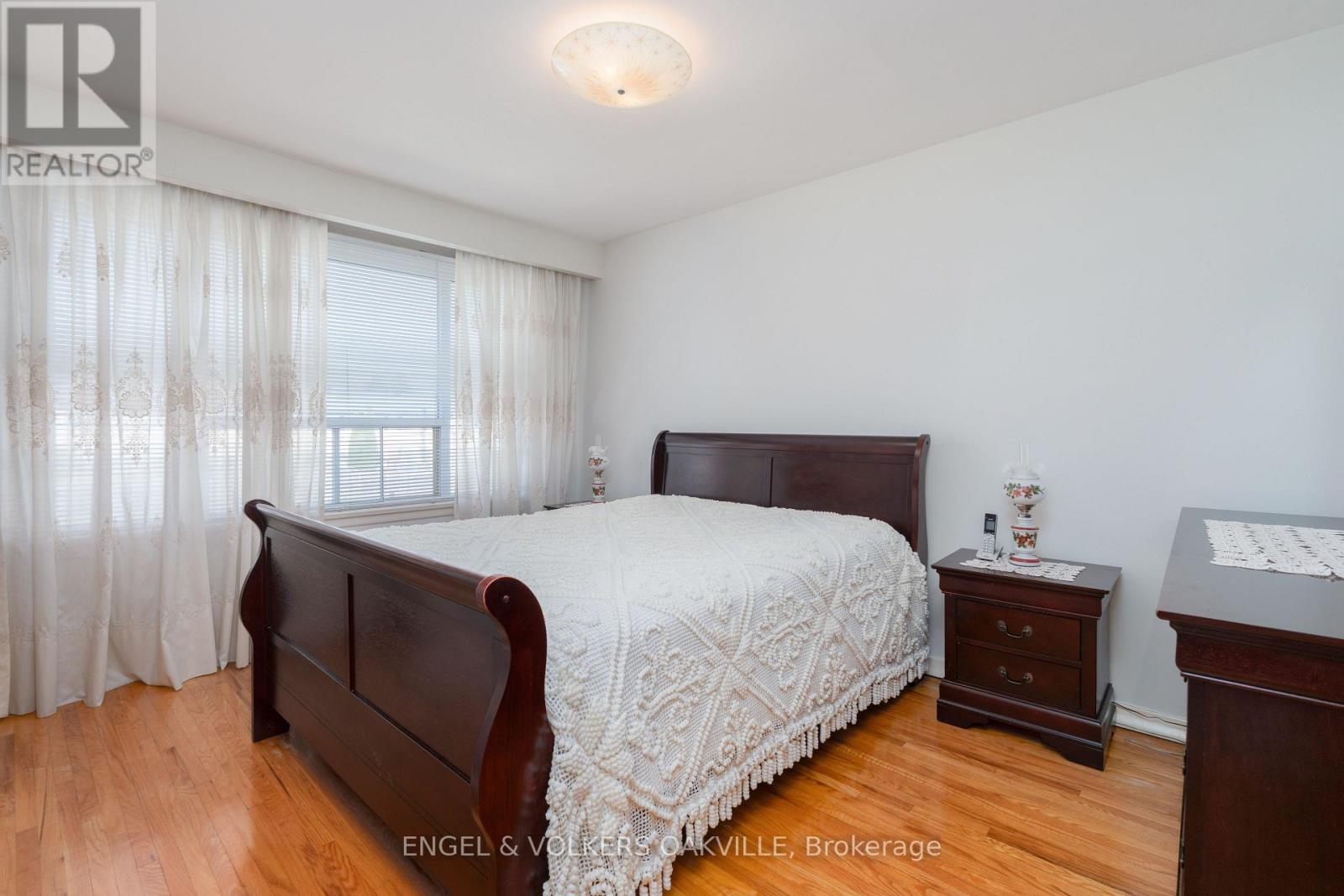 183 Vodden Street E, Brampton (Brampton North), Ontario  L6V 1M9 - Photo 18 - W12449290
