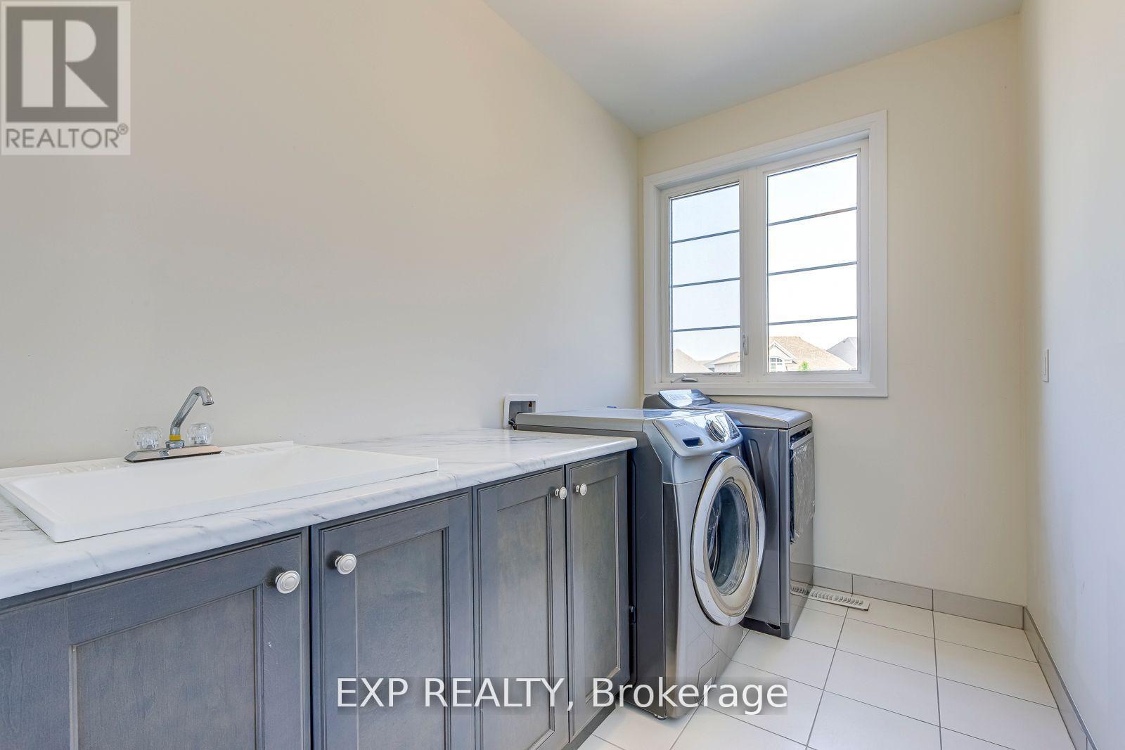3129 Riverpath Common, Oakville, Ontario  L6M 1P6 - Photo 37 - W12449295