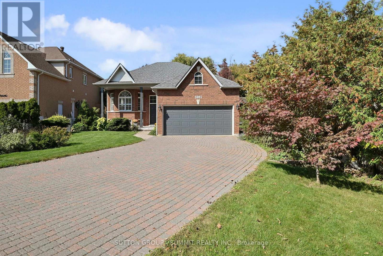 5981 Rayshaw Crescent, Mississauga (Streetsville), Ontario  L5M 2P1 - Photo 2 - W12449296