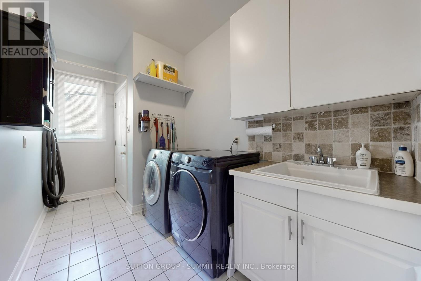 5981 Rayshaw Crescent, Mississauga (Streetsville), Ontario  L5M 2P1 - Photo 22 - W12449296