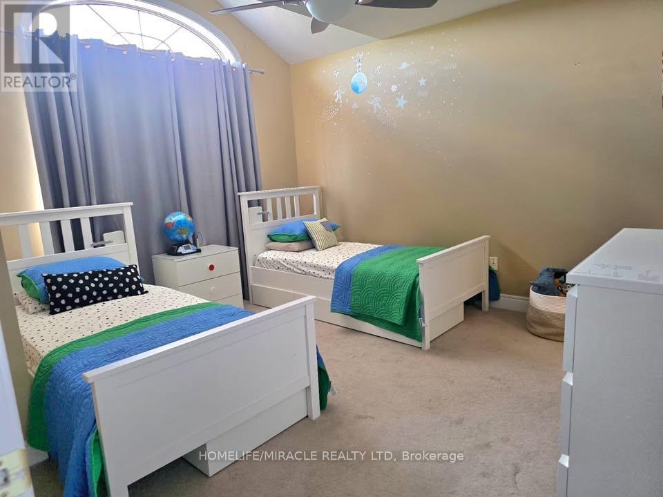44 Tatra Crescent, Brampton, Ontario  L6Y 0K6 - Photo 23 - W12449305