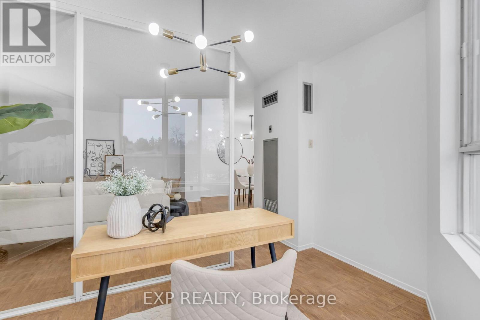 406 - 3700 Kaneff Crescent, Mississauga, Ontario  L5A 4B8 - Photo 13 - W12449311