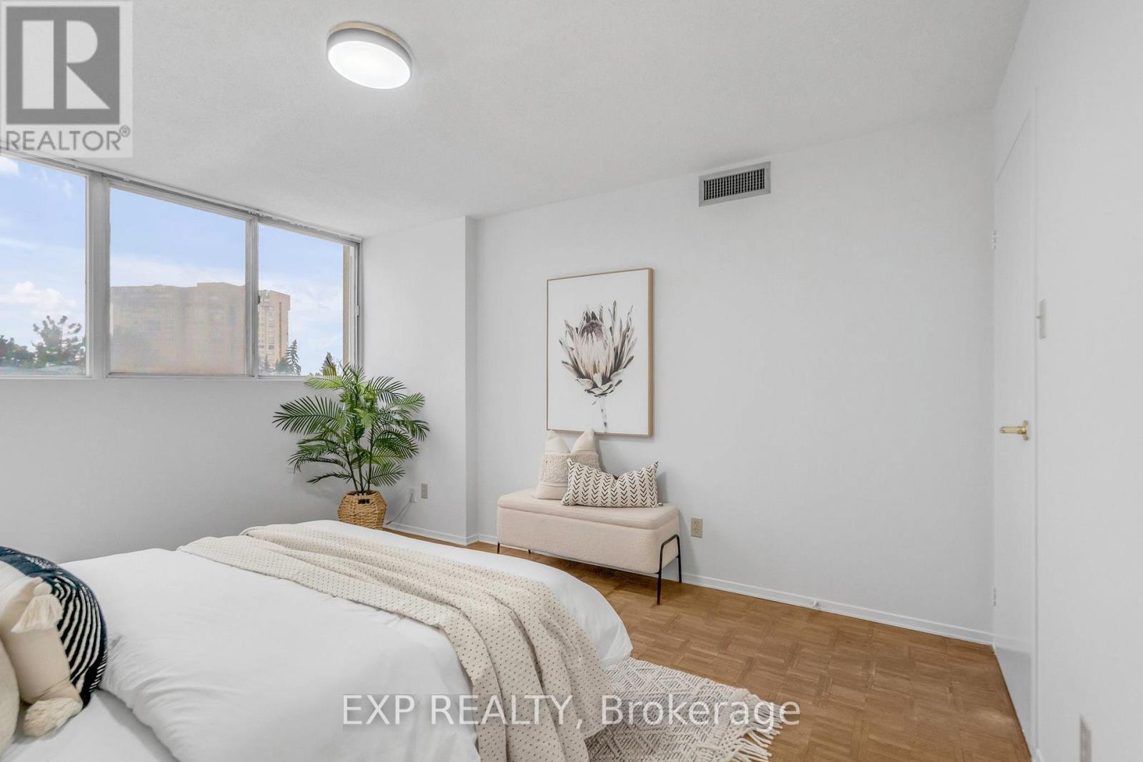 406 - 3700 Kaneff Crescent, Mississauga, Ontario  L5A 4B8 - Photo 24 - W12449311