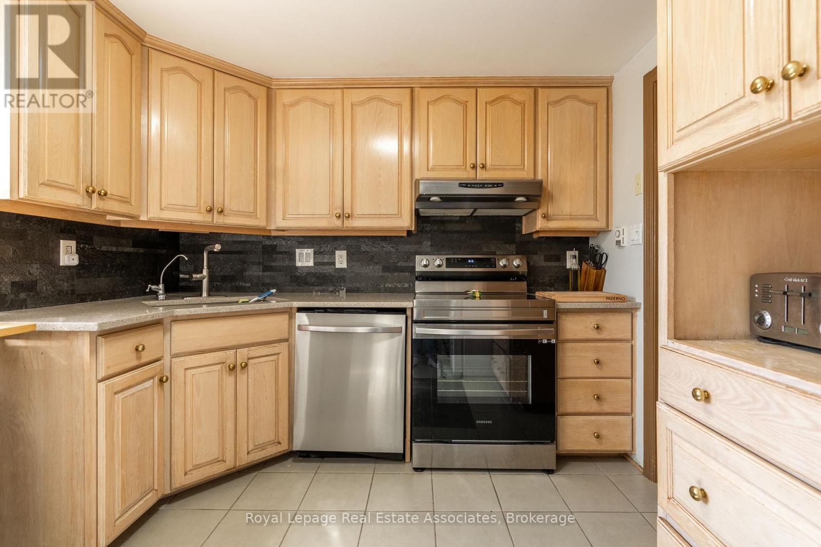 41 - 1250 Limeridge Road E, Hamilton, Ontario  L8W 1P1 - Photo 13 - X12446961