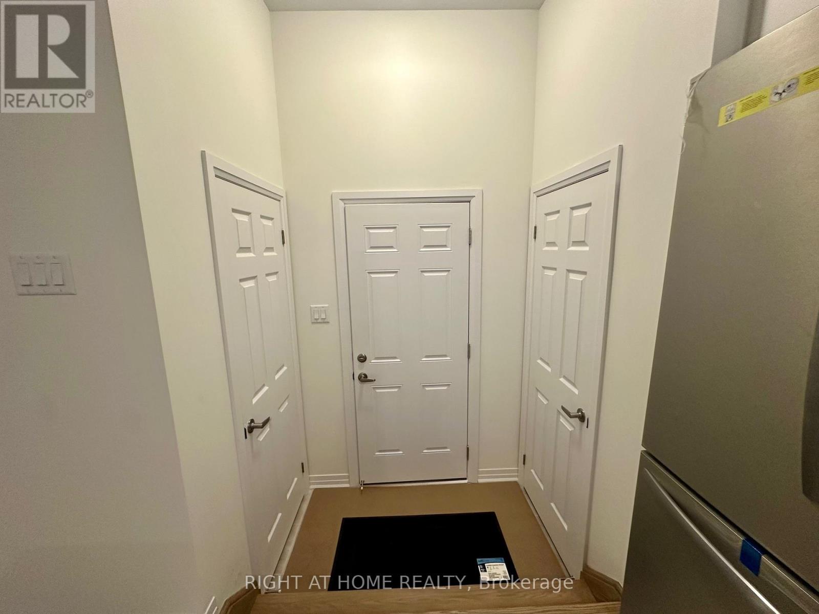 27 Amos Avenue, Brantford, Ontario  N3T 0V4 - Photo 7 - X12430236