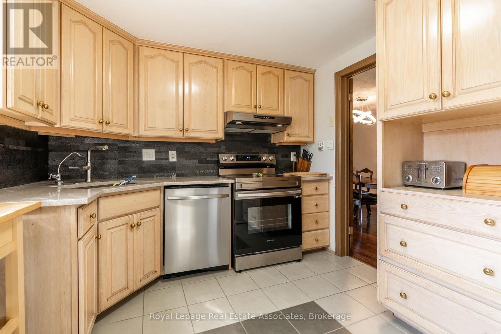 41 - 1250 Limeridge Road E, Hamilton, Ontario  L8W 1P1 - Photo 14 - X12446961