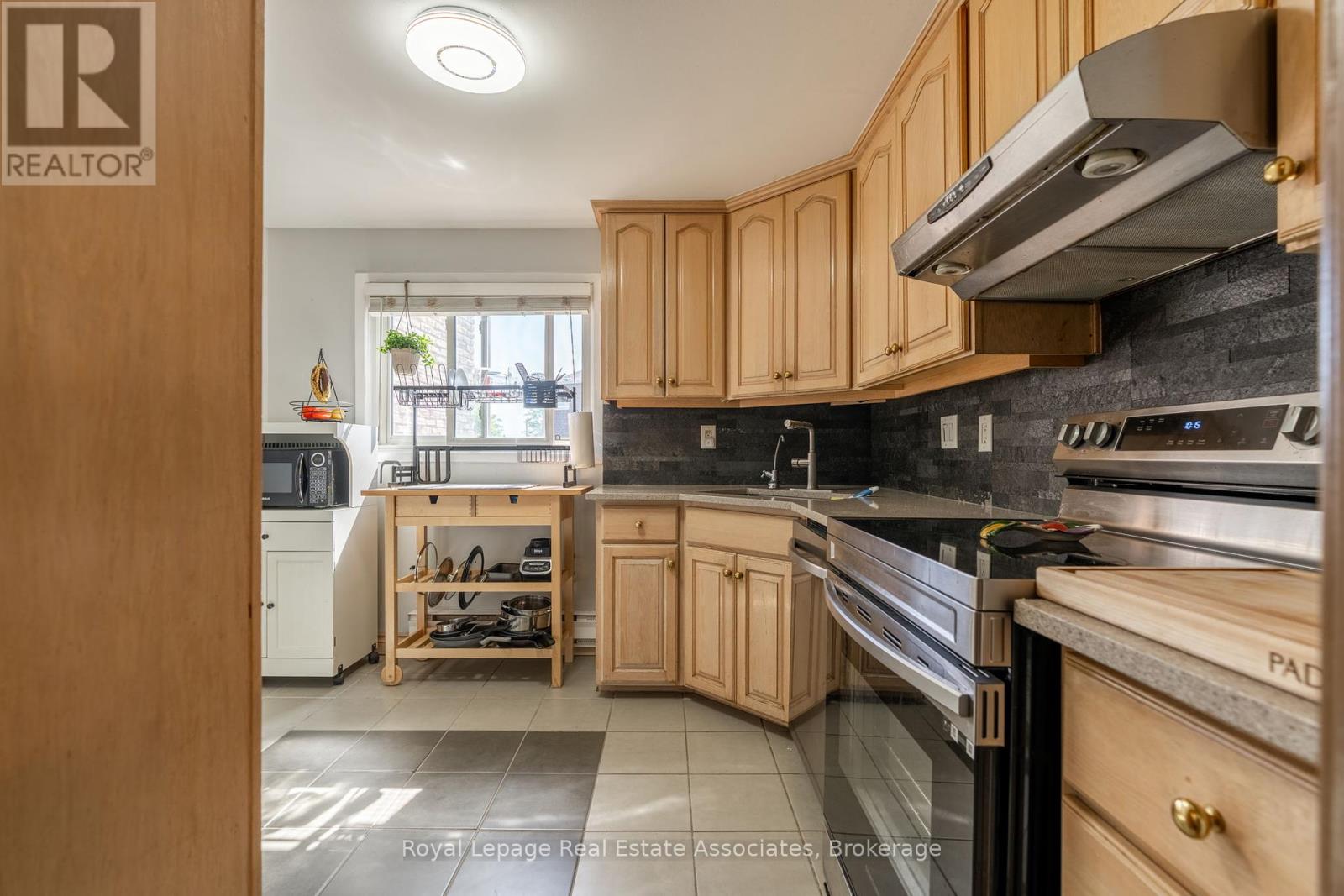 41 - 1250 Limeridge Road E, Hamilton, Ontario  L8W 1P1 - Photo 11 - X12446961