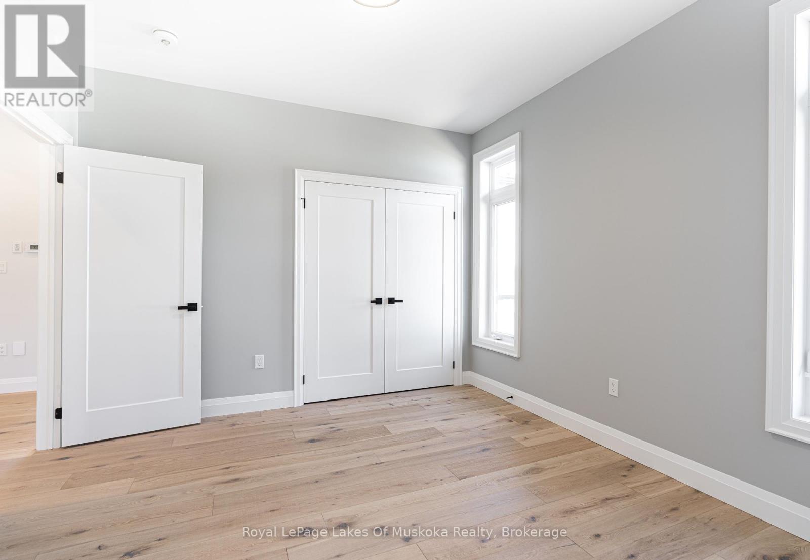 21 Henry Ball Court, Oro-Medonte (Warminister), Ontario  L0K 2G1 - Photo 17 - S12449337