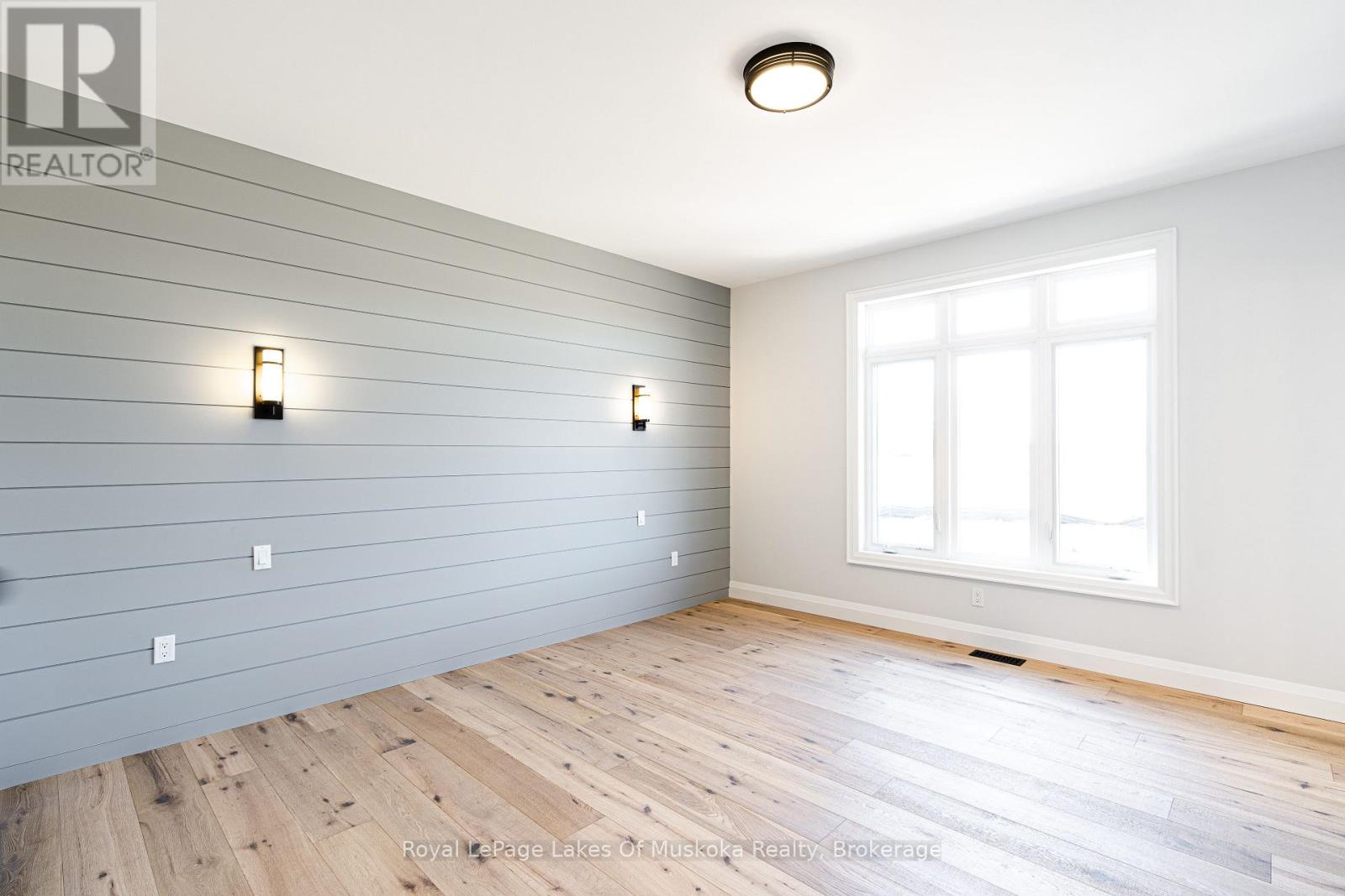 21 Henry Ball Court, Oro-Medonte (Warminister), Ontario  L0K 2G1 - Photo 19 - S12449337