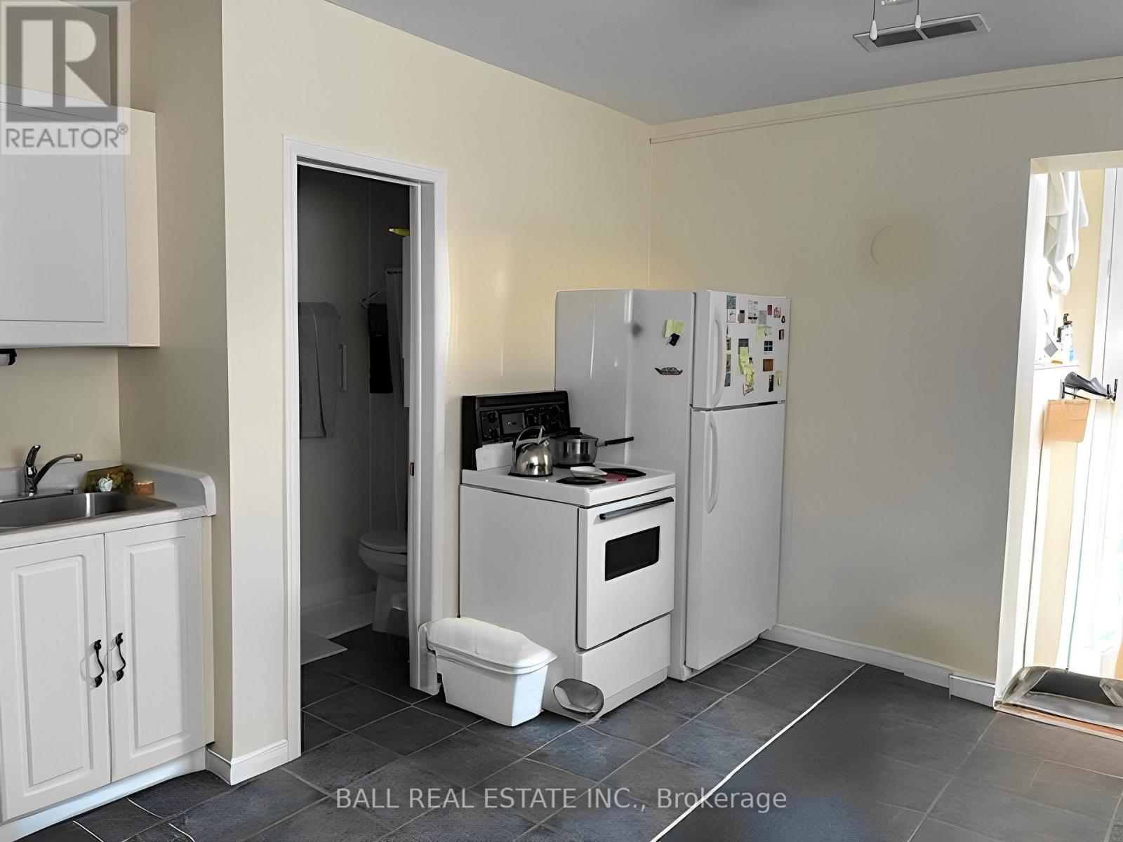 1684 Sherbrooke Street, Peterborough, Ontario  K9J 6X4 - Photo 39 - X12434530