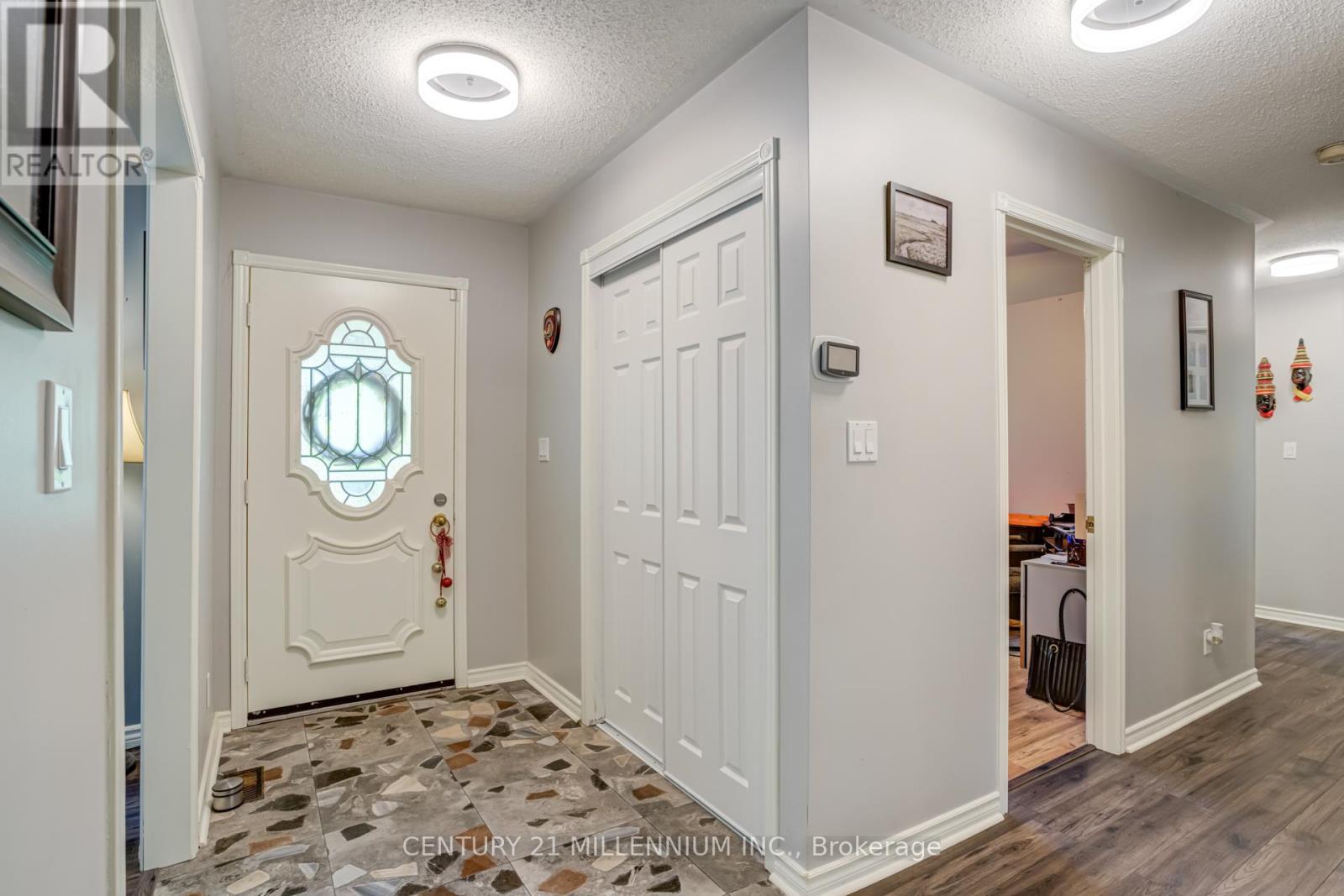 101 Birch Grove, Shelburne, Ontario  L9W 2W3 - Photo 3 - X12449257