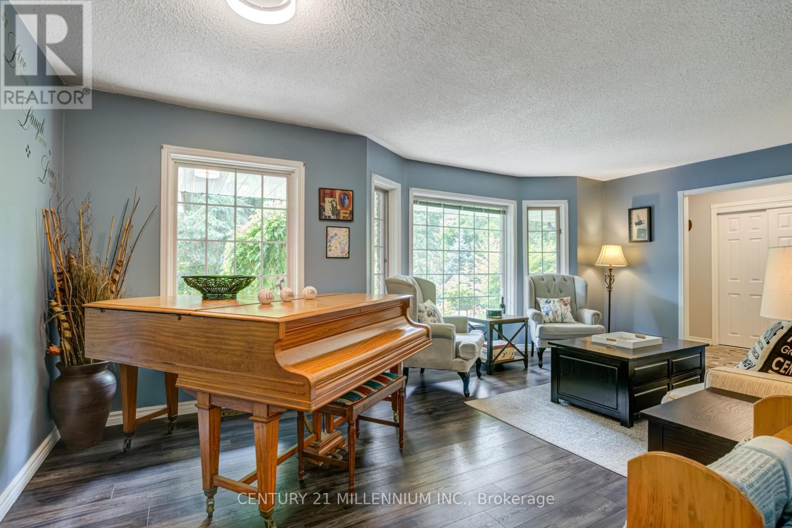 101 Birch Grove, Shelburne, Ontario  L9W 2W3 - Photo 7 - X12449257
