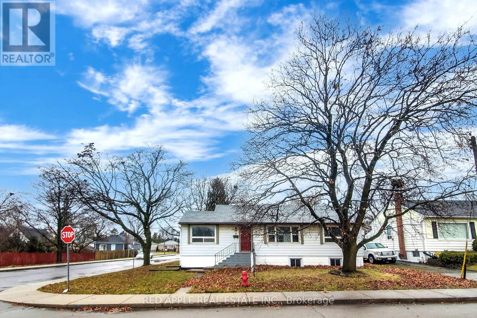 LOWER LEVEL - 76 WEST 1ST STREET, Hamilton, Ontario