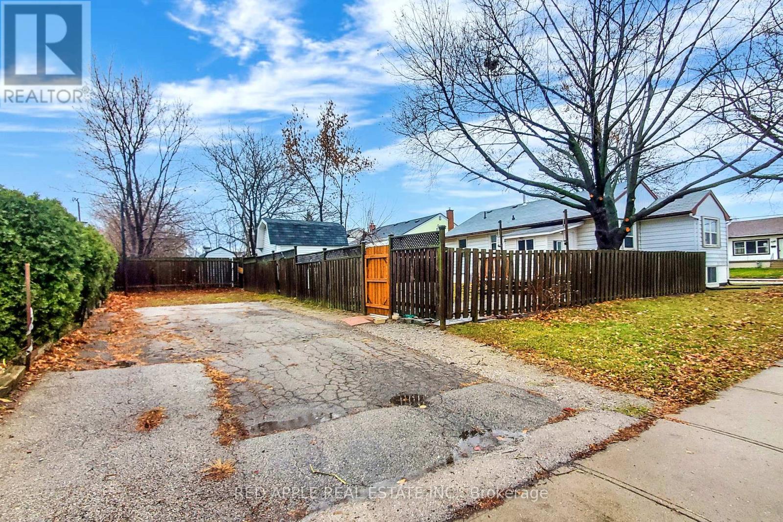 Lower Level - 76 West 1st Street, Hamilton, Ontario  L9C 3C3 - Photo 24 - X12449264