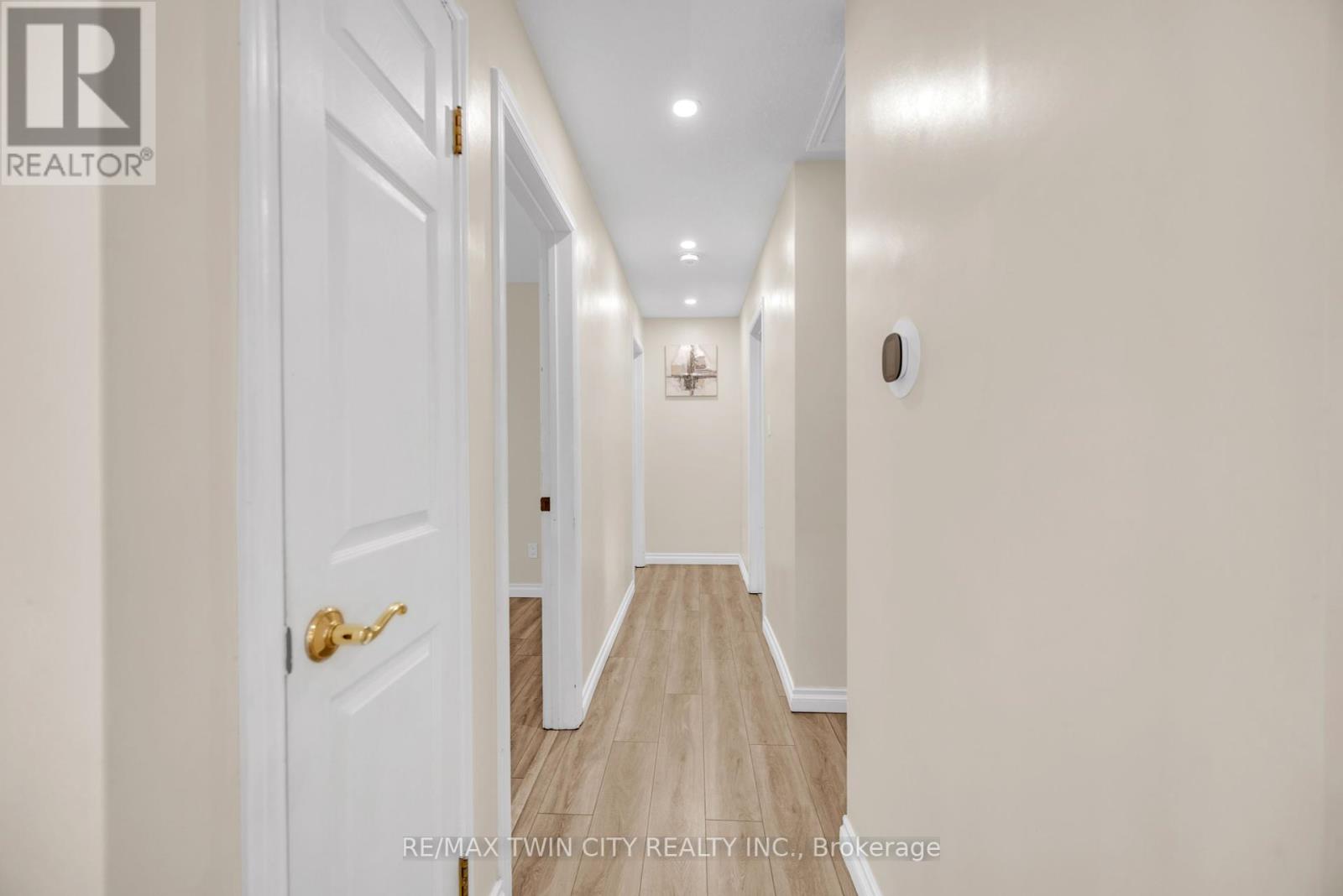 34 Georgian Crescent, Kitchener, Ontario  N2B 3N9 - Photo 17 - X12449274