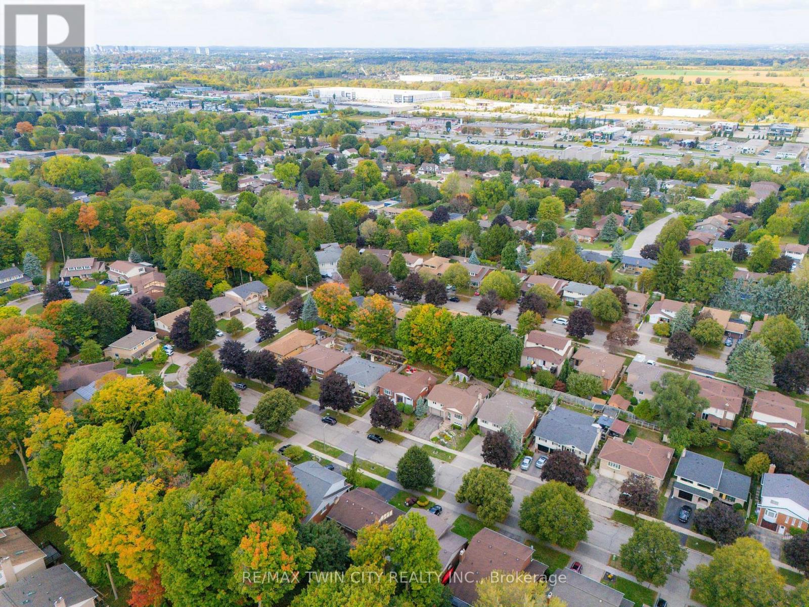 34 Georgian Crescent, Kitchener, Ontario  N2B 3N9 - Photo 42 - X12449274