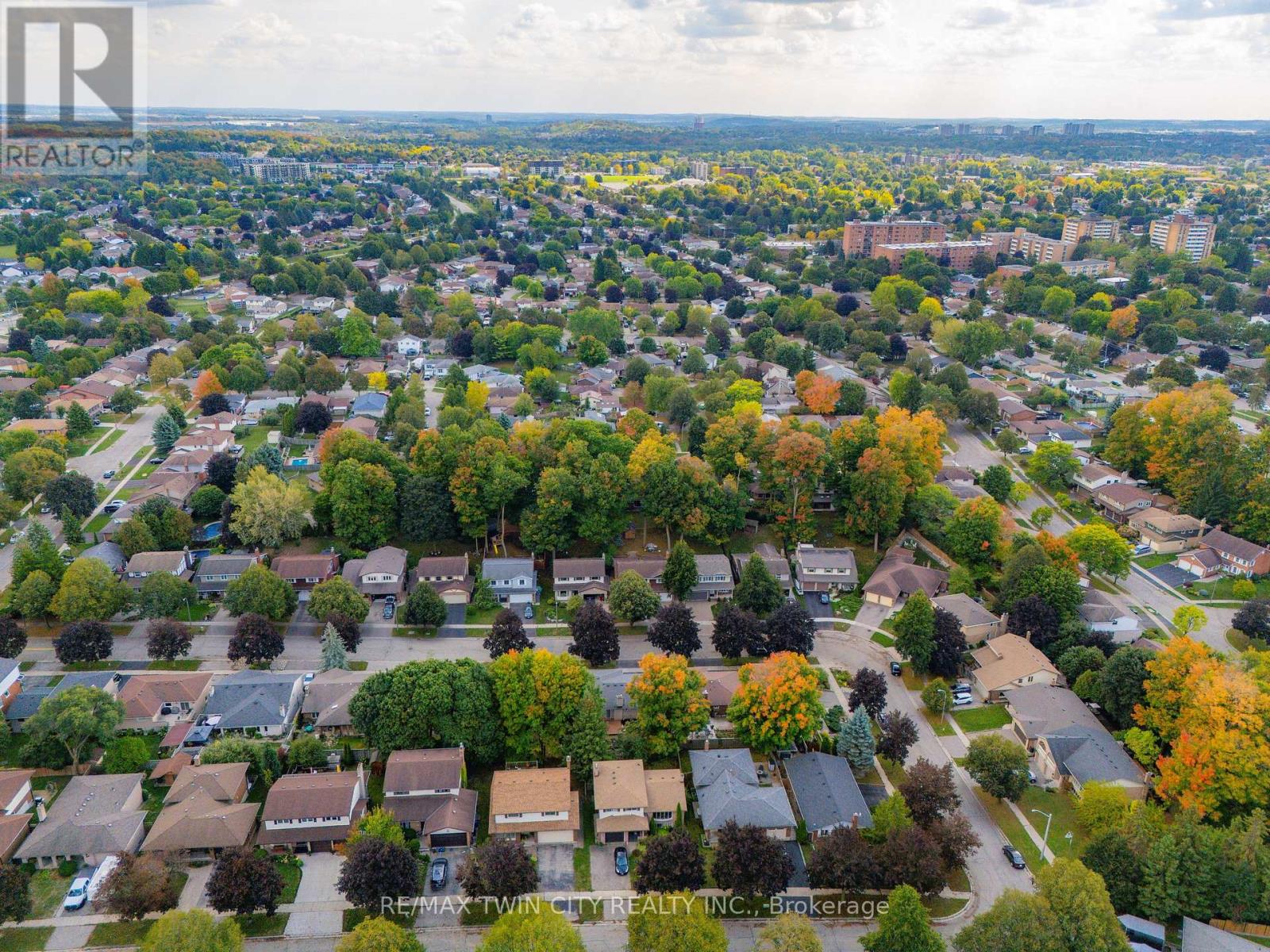34 Georgian Crescent, Kitchener, Ontario  N2B 3N9 - Photo 44 - X12449274