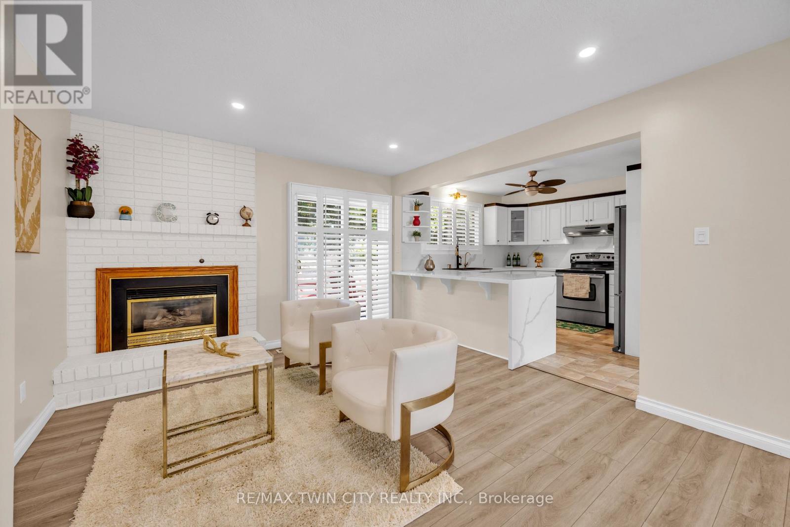 34 Georgian Crescent, Kitchener, Ontario  N2B 3N9 - Photo 7 - X12449274