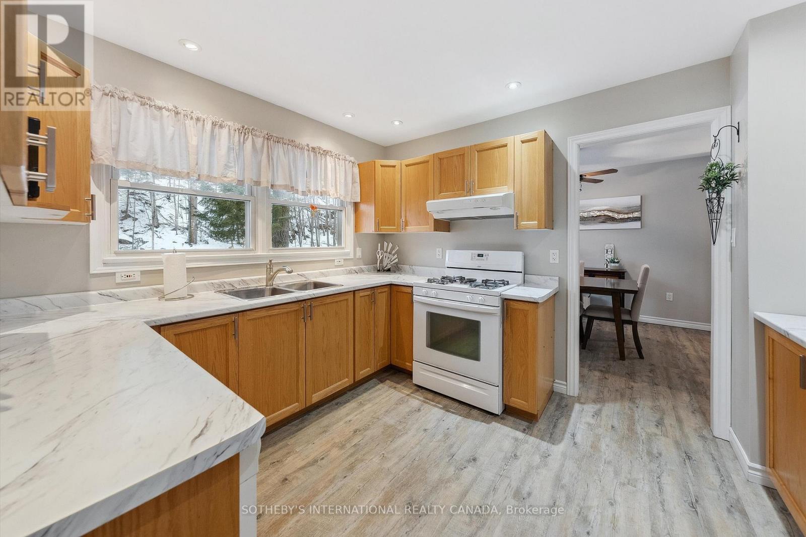 202 Sunnyside Street, Dysart Et Al (Dysart), Ontario  K0M 1S0 - Photo 7 - X12449286