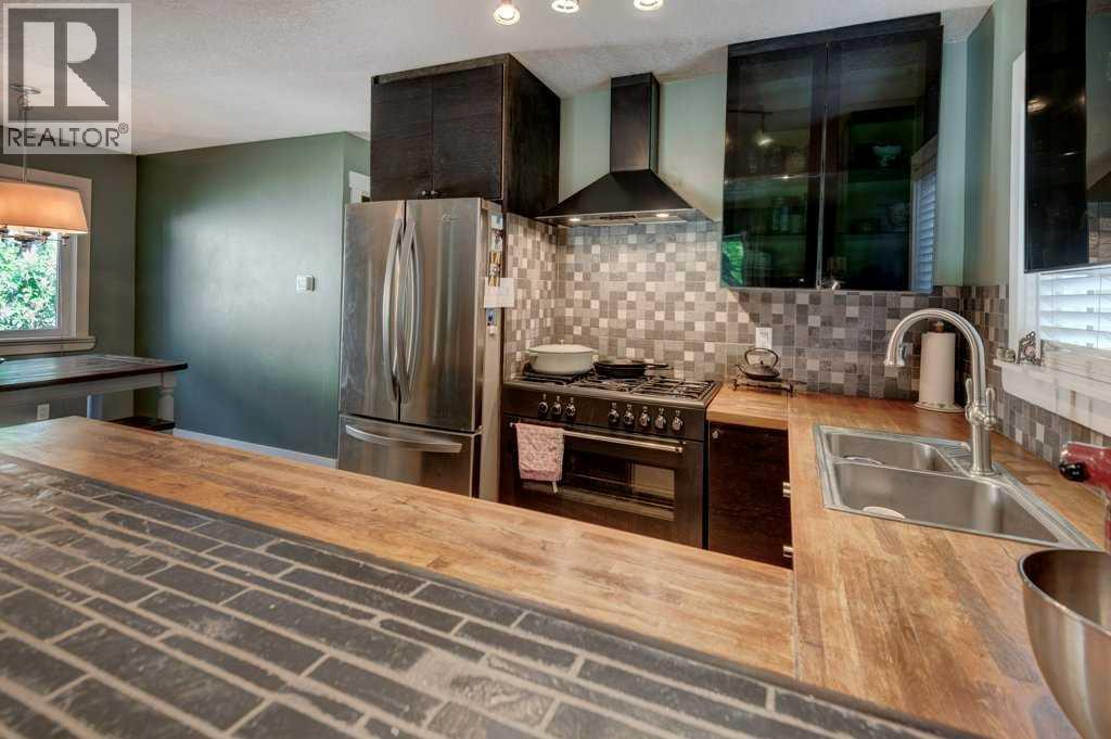 39 Shawglen Place Sw, Calgary, Alberta  T2Y 1X9 - Photo 12 - A2256693