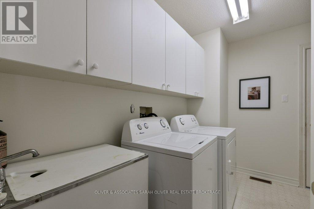 416 Brock Street, London South, Ontario  N6K 2M4 - Photo 13 - X12449513