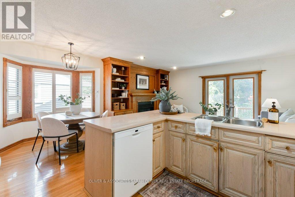 416 Brock Street, London South, Ontario  N6K 2M4 - Photo 6 - X12449513
