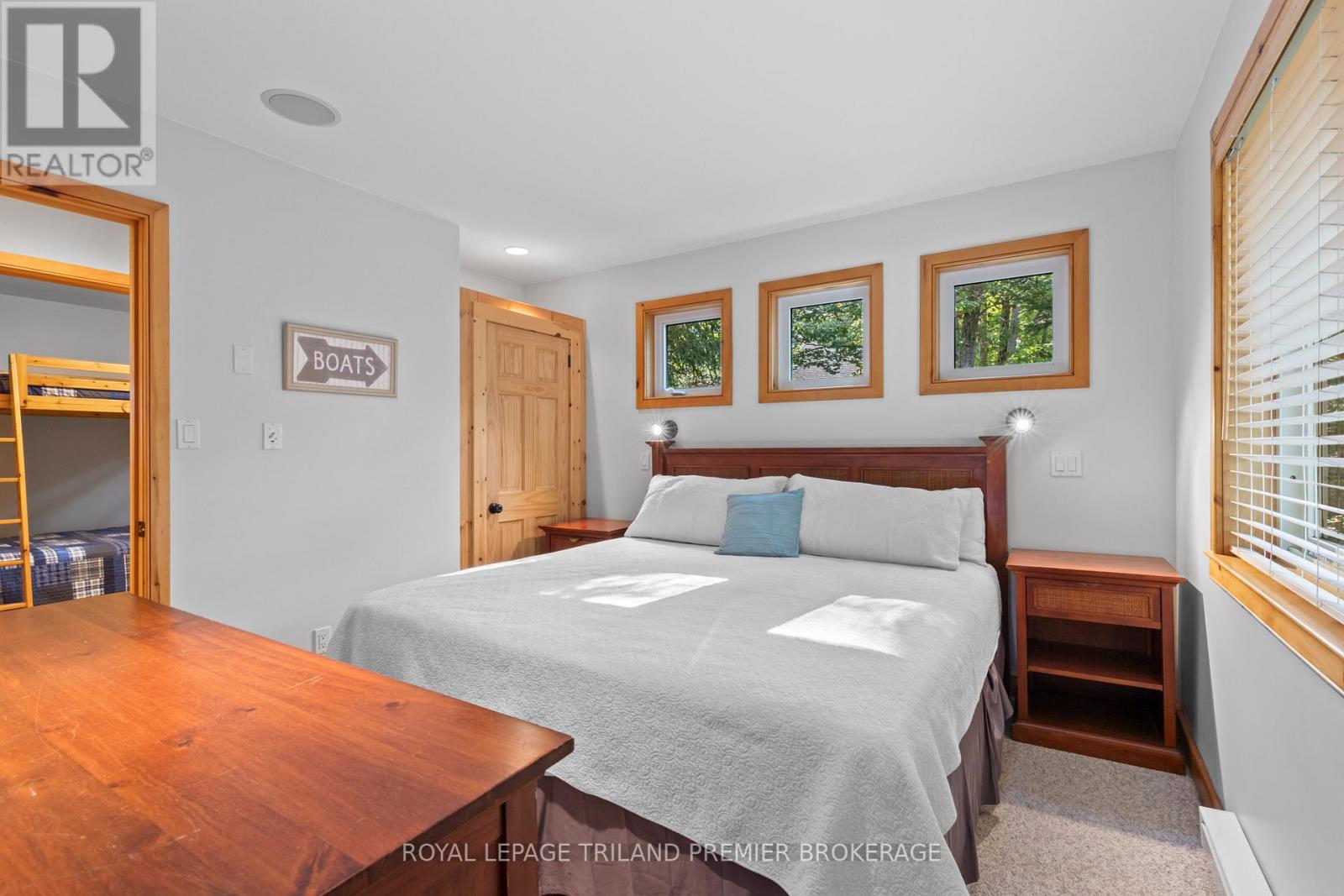 10300 Beach O'pines Road, Lambton Shores (Grand Bend), Ontario  N0M 1T0 - Photo 16 - X12449518