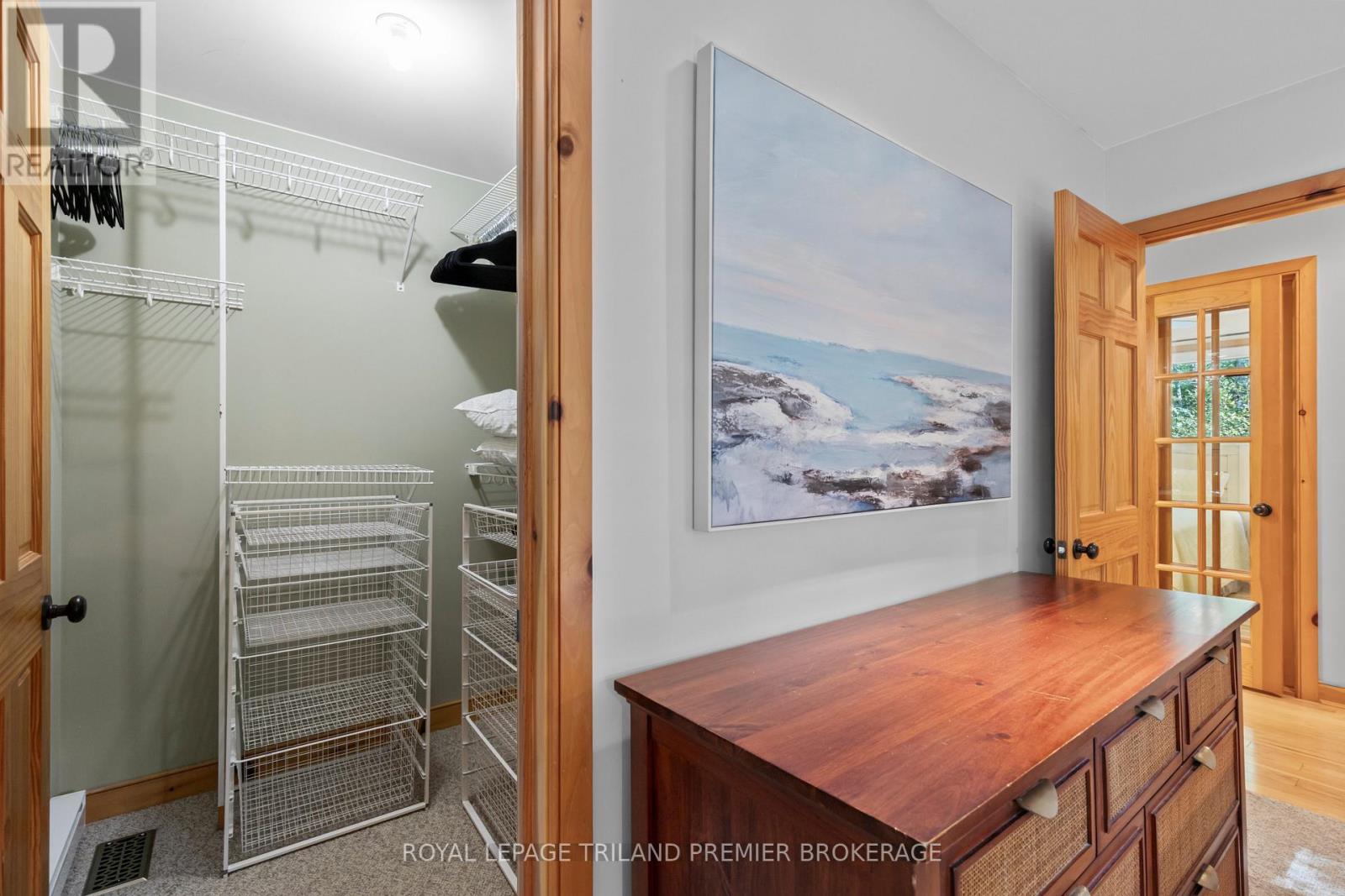 10300 Beach O'pines Road, Lambton Shores (Grand Bend), Ontario  N0M 1T0 - Photo 17 - X12449518