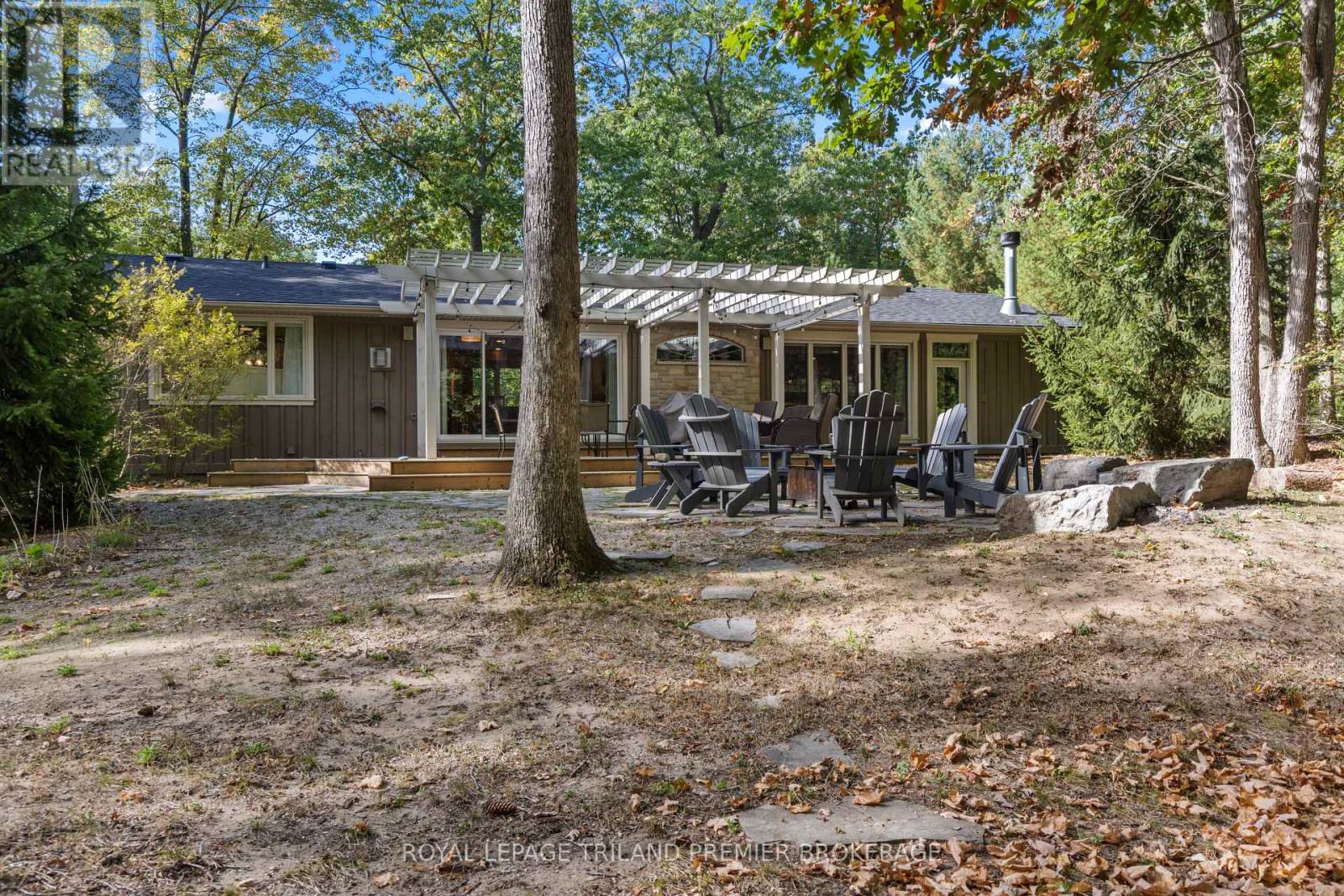 10300 Beach O'pines Road, Lambton Shores (Grand Bend), Ontario  N0M 1T0 - Photo 28 - X12449518