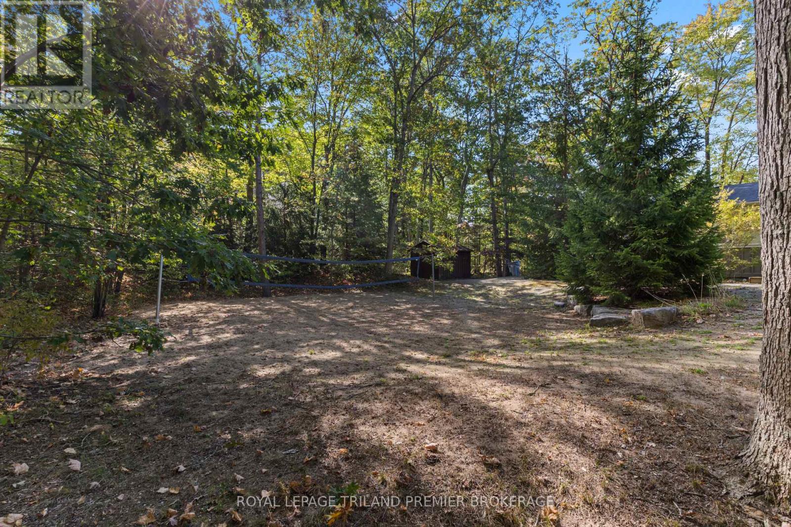 10300 Beach O'pines Road, Lambton Shores (Grand Bend), Ontario  N0M 1T0 - Photo 31 - X12449518