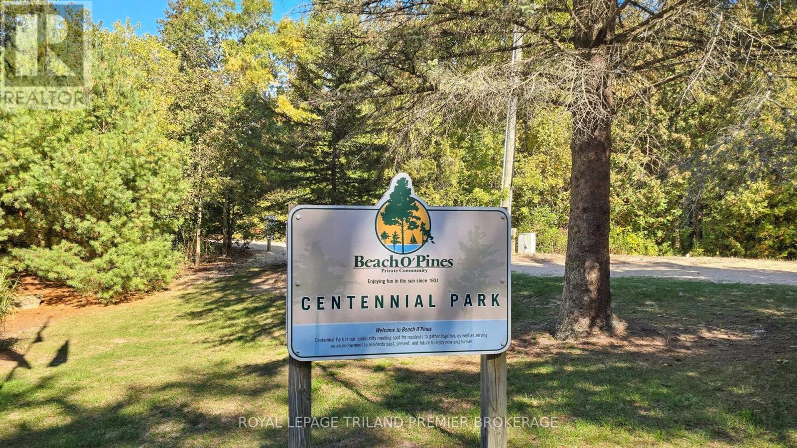 10300 Beach O'pines Road, Lambton Shores (Grand Bend), Ontario  N0M 1T0 - Photo 36 - X12449518