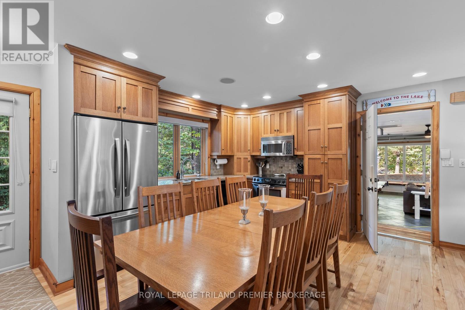 10300 Beach O'pines Road, Lambton Shores (Grand Bend), Ontario  N0M 1T0 - Photo 9 - X12449518