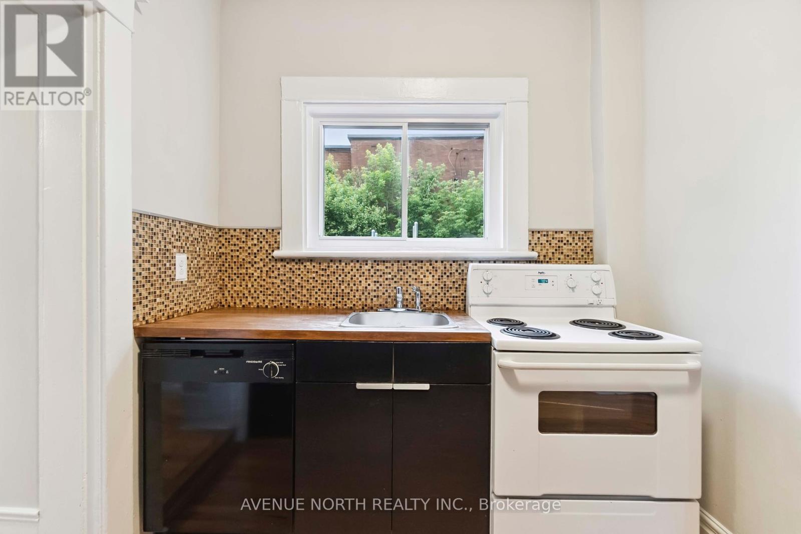 169 Arlington Avenue, Ottawa, Ontario  K1R 5S6 - Photo 17 - X12449561