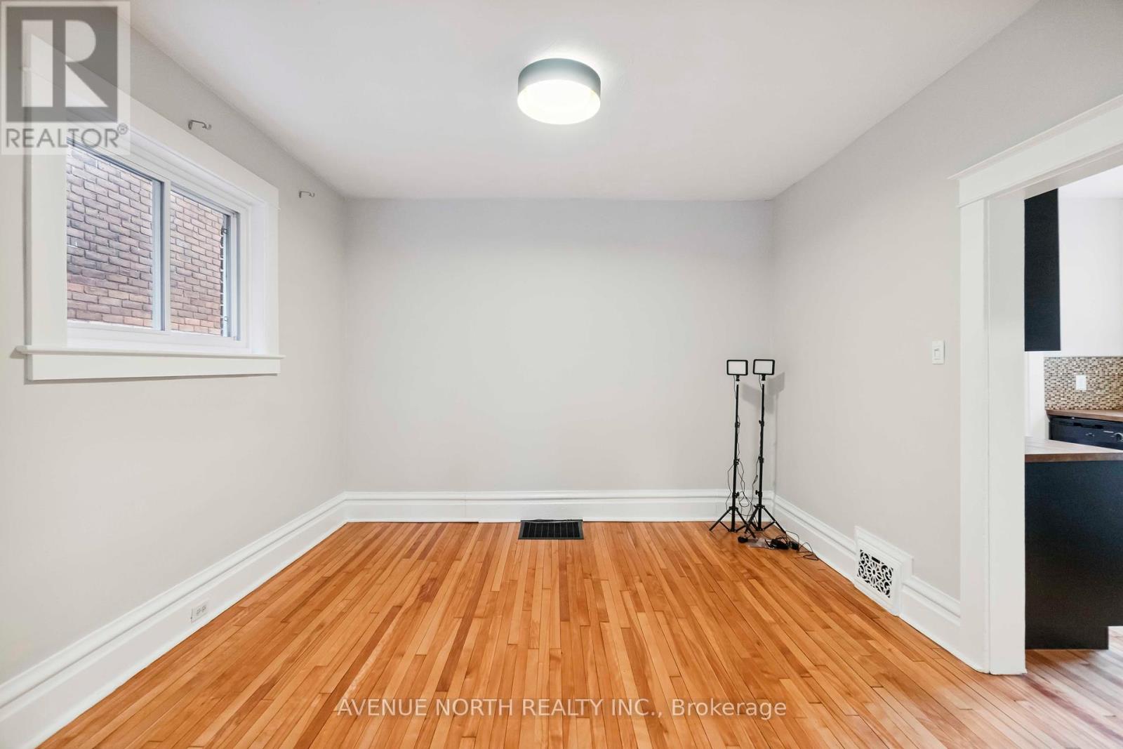 169 Arlington Avenue, Ottawa, Ontario  K1R 5S6 - Photo 9 - X12449561