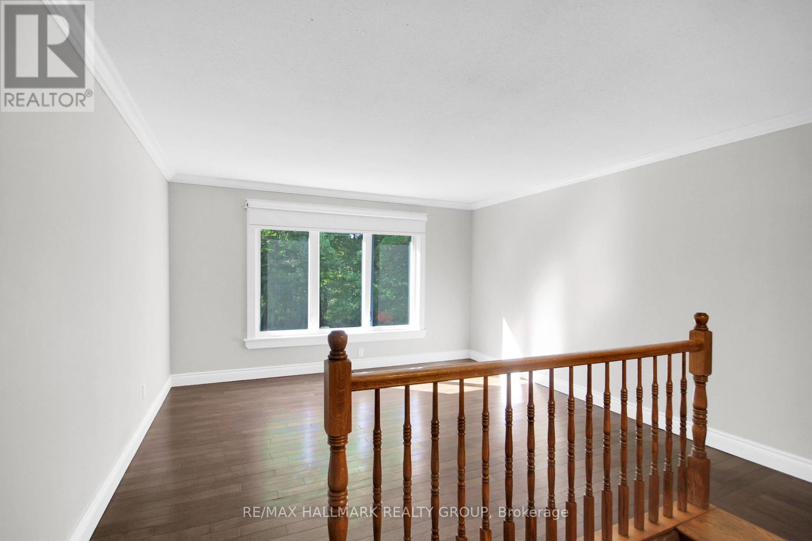 1662 Hunters Run Drive, Ottawa, Ontario  K1C 2H3 - Photo 13 - X12449593