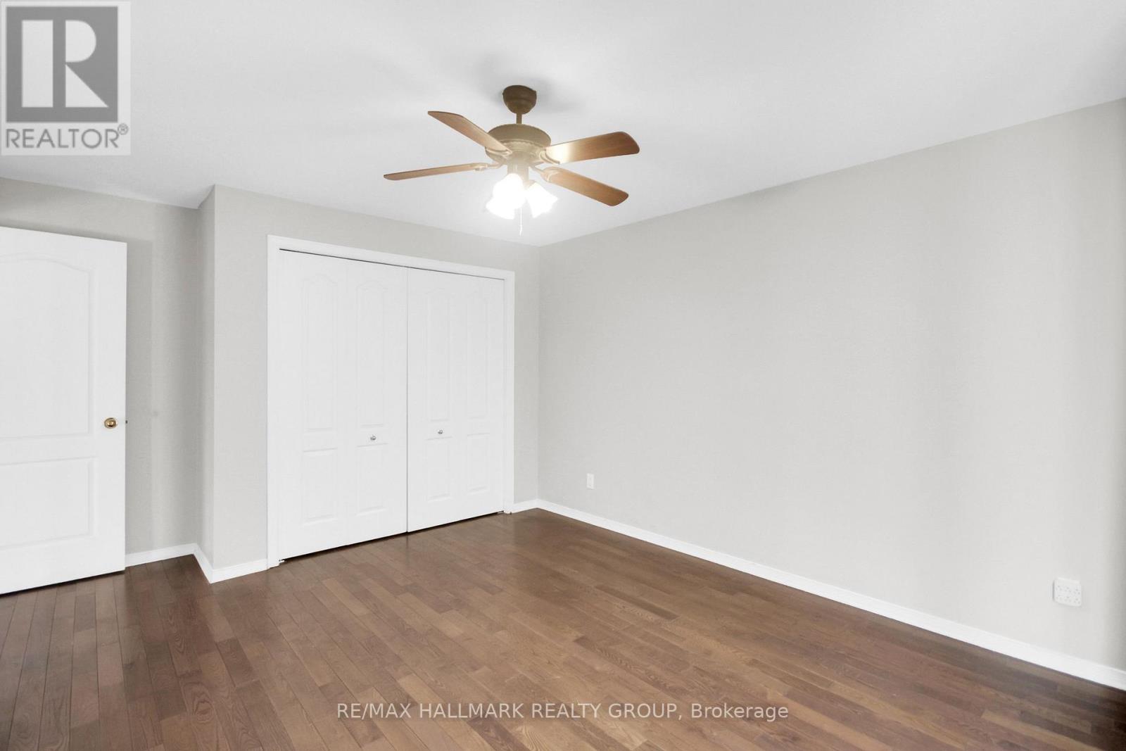 1662 Hunters Run Drive, Ottawa, Ontario  K1C 2H3 - Photo 19 - X12449593