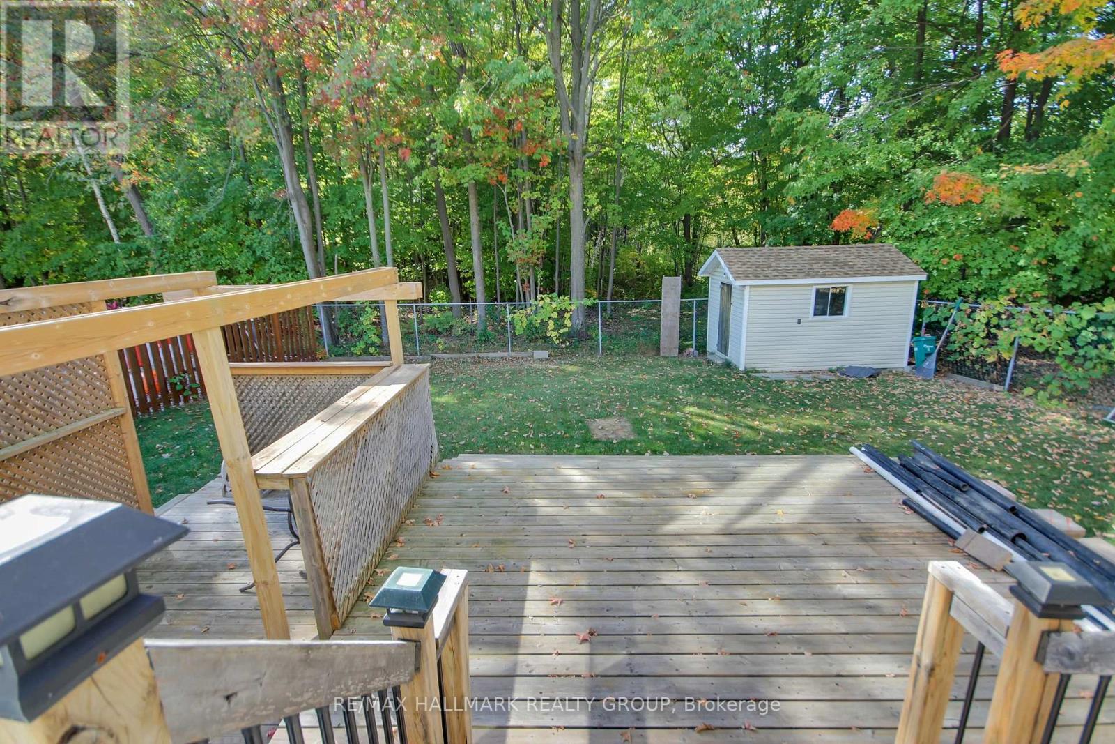 1662 Hunters Run Drive, Ottawa, Ontario  K1C 2H3 - Photo 27 - X12449593