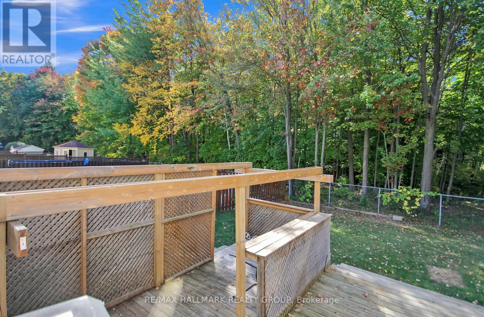 1662 Hunters Run Drive, Ottawa, Ontario  K1C 2H3 - Photo 28 - X12449593
