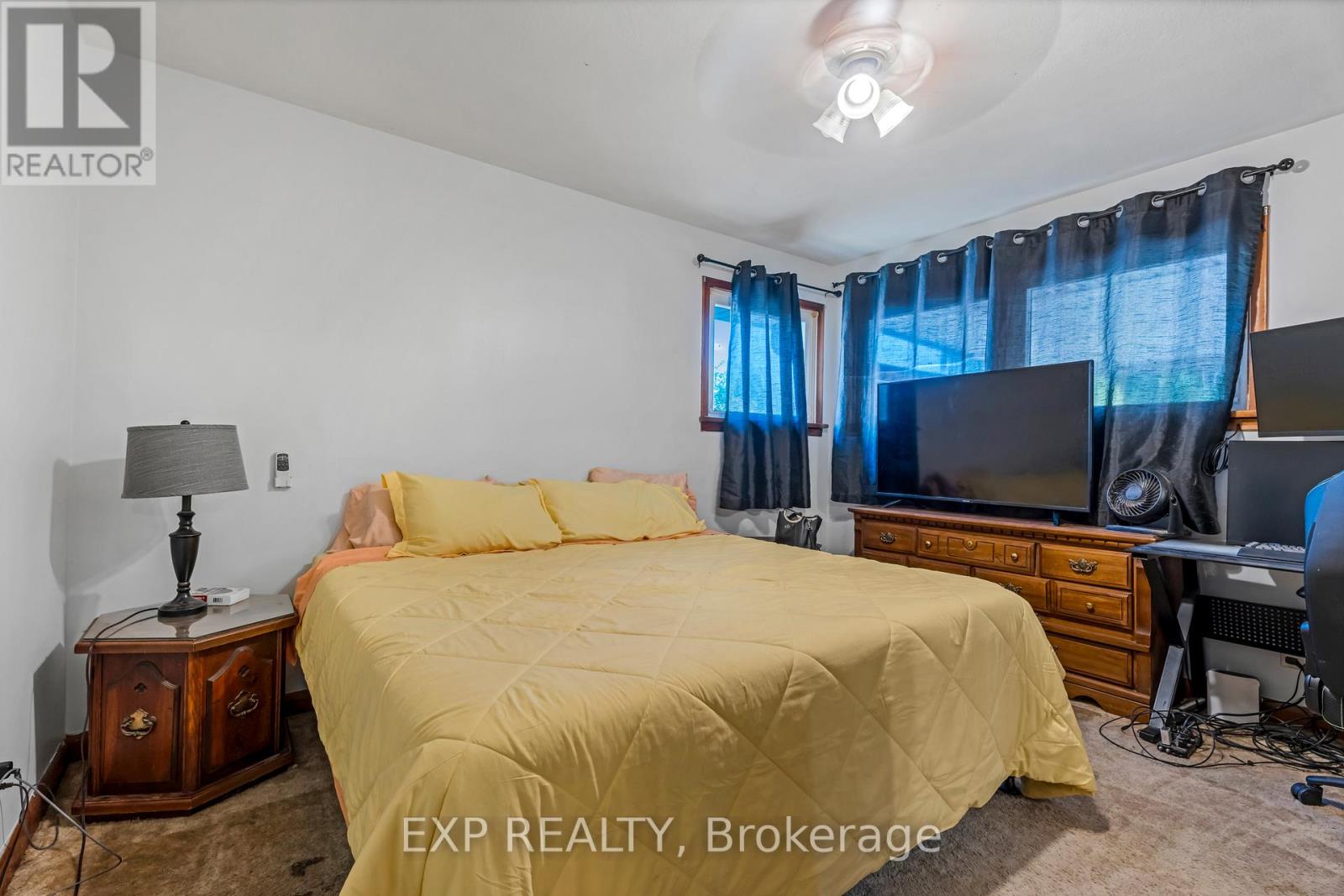 1986 Stanley Av Avenue, Niagara Falls, Ontario  L2E 6S4 - Photo 10 - X12449533