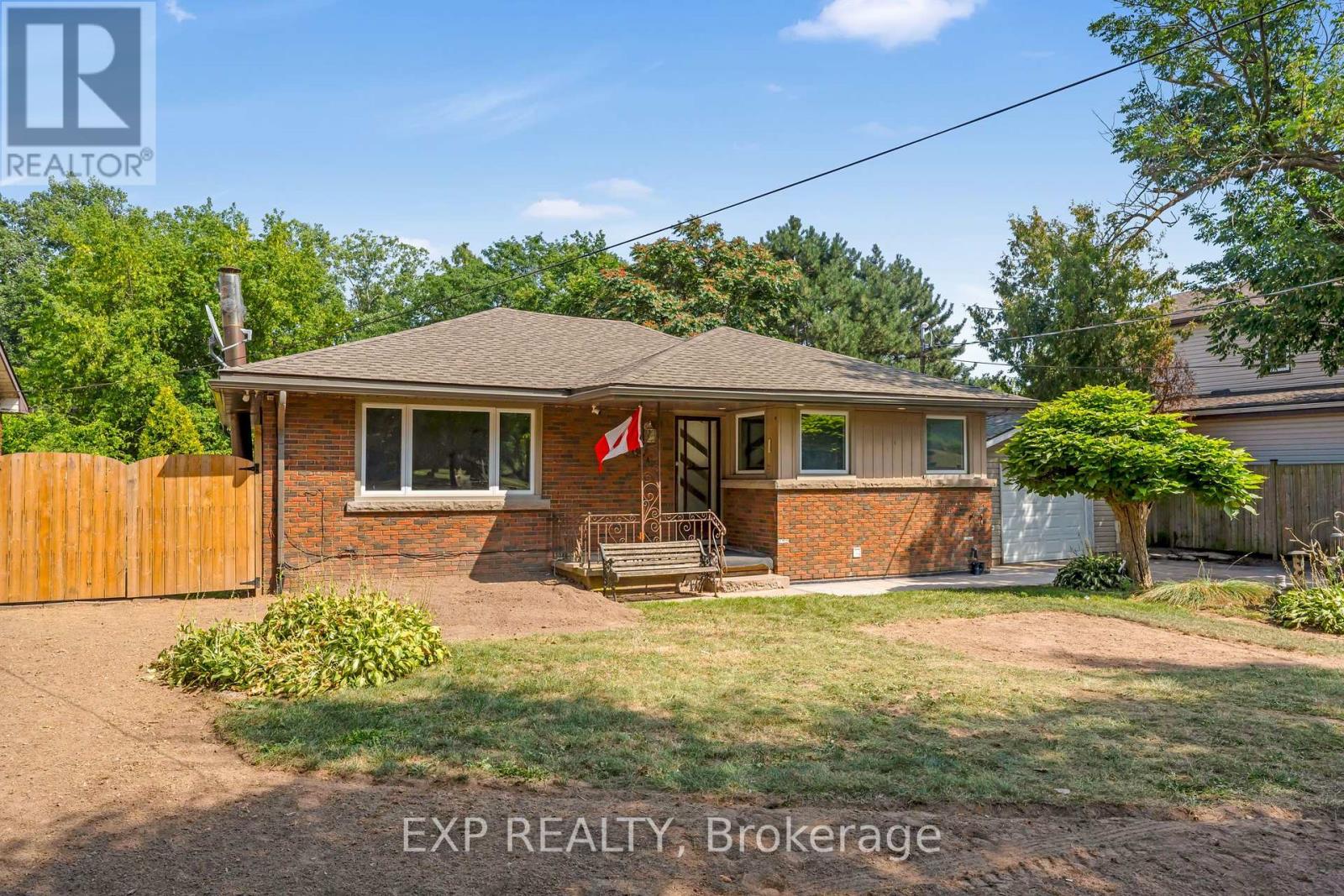 1986 Stanley Av Avenue, Niagara Falls, Ontario  L2E 6S4 - Photo 2 - X12449533