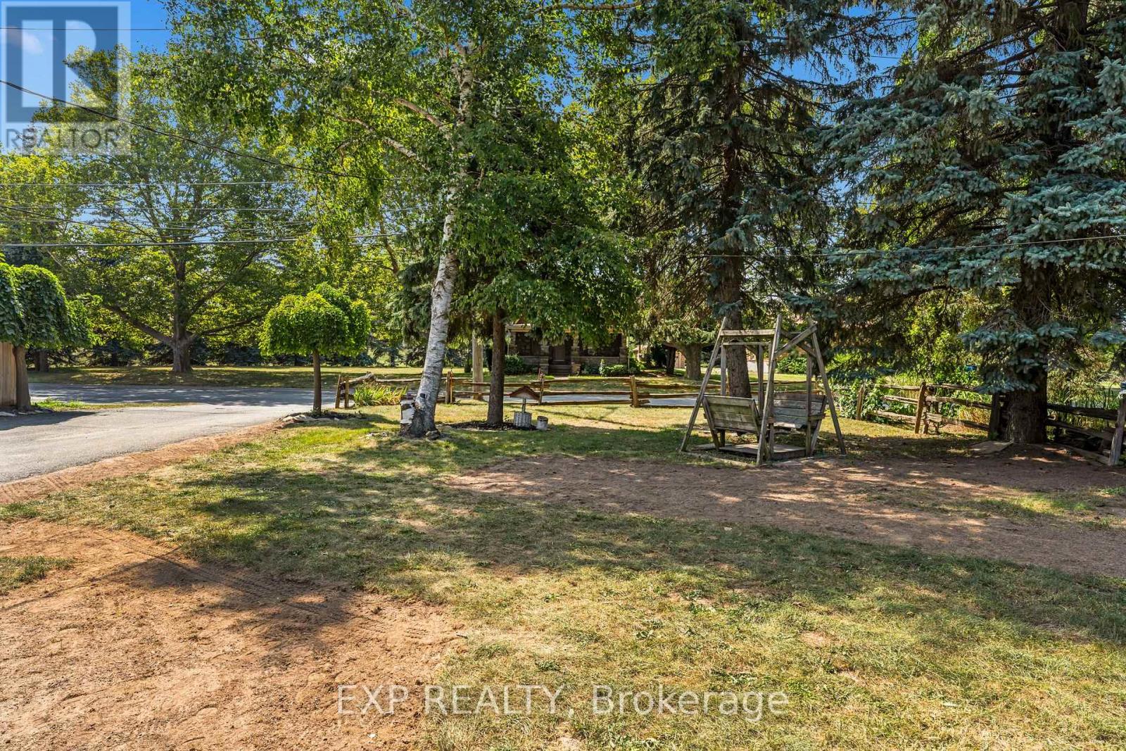 1986 Stanley Av Avenue, Niagara Falls, Ontario  L2E 6S4 - Photo 3 - X12449533