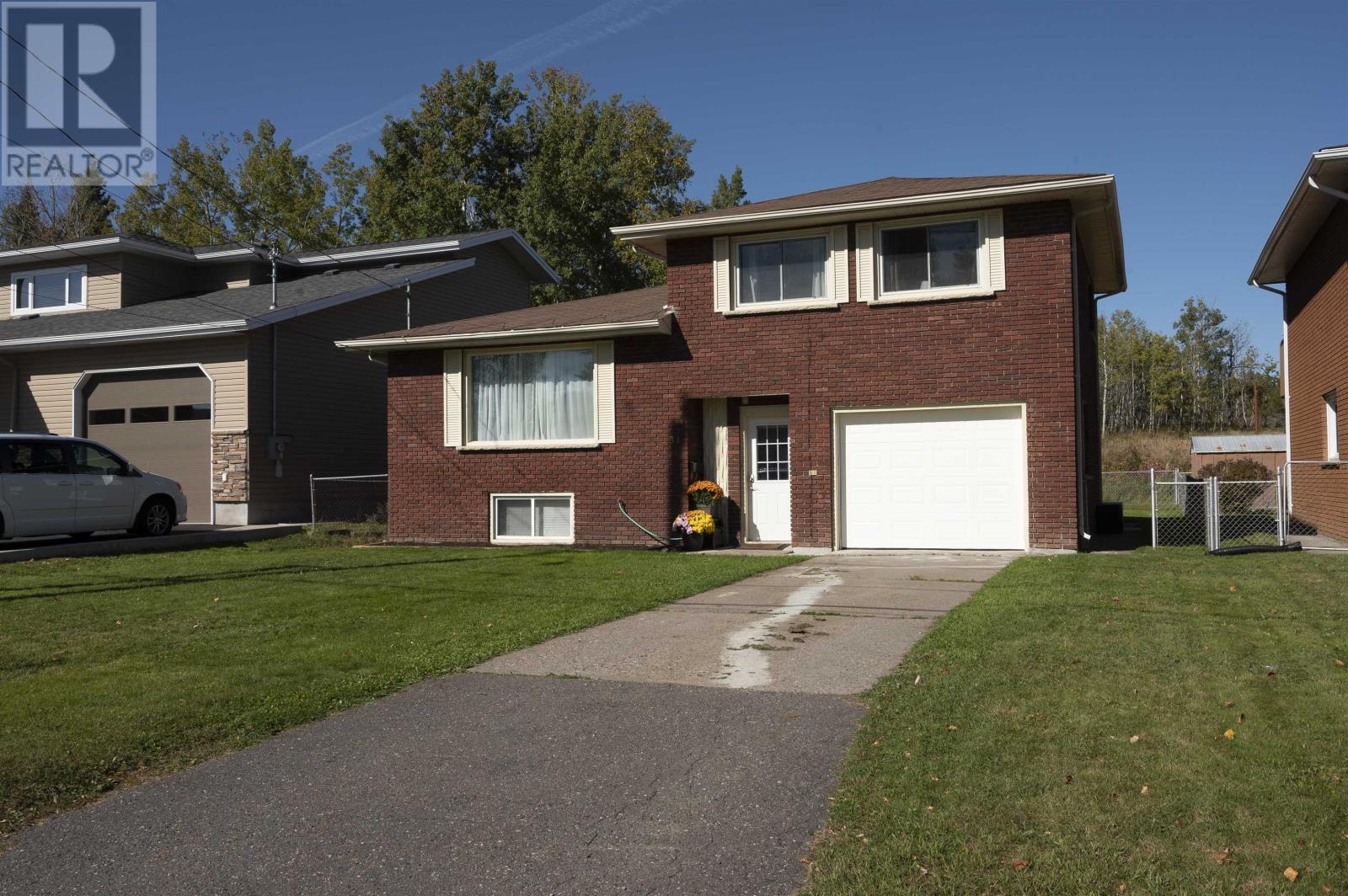 34 Velva Avenue, Thunder Bay, Ontario  P7A 6N5 - Photo 1 - TB253164