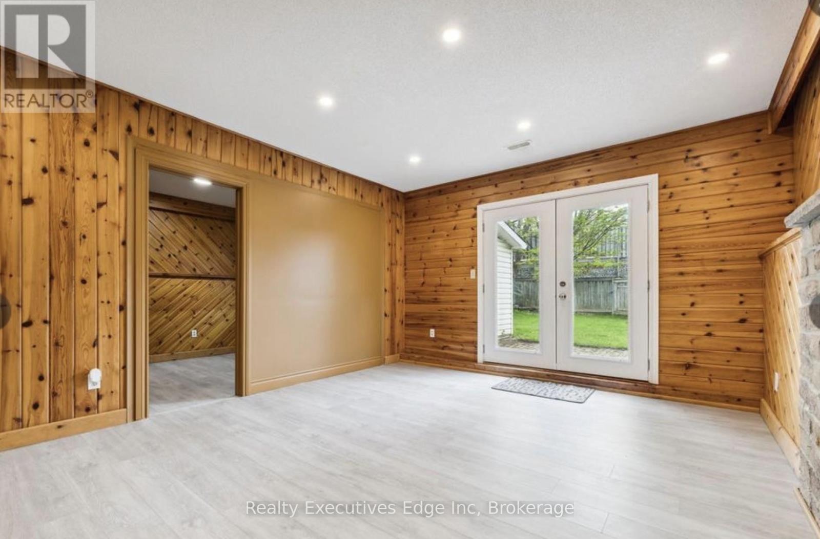 65 Overbank Drive, Oshawa, Ontario  L1J 7Y8 - Photo 3 - E12449515