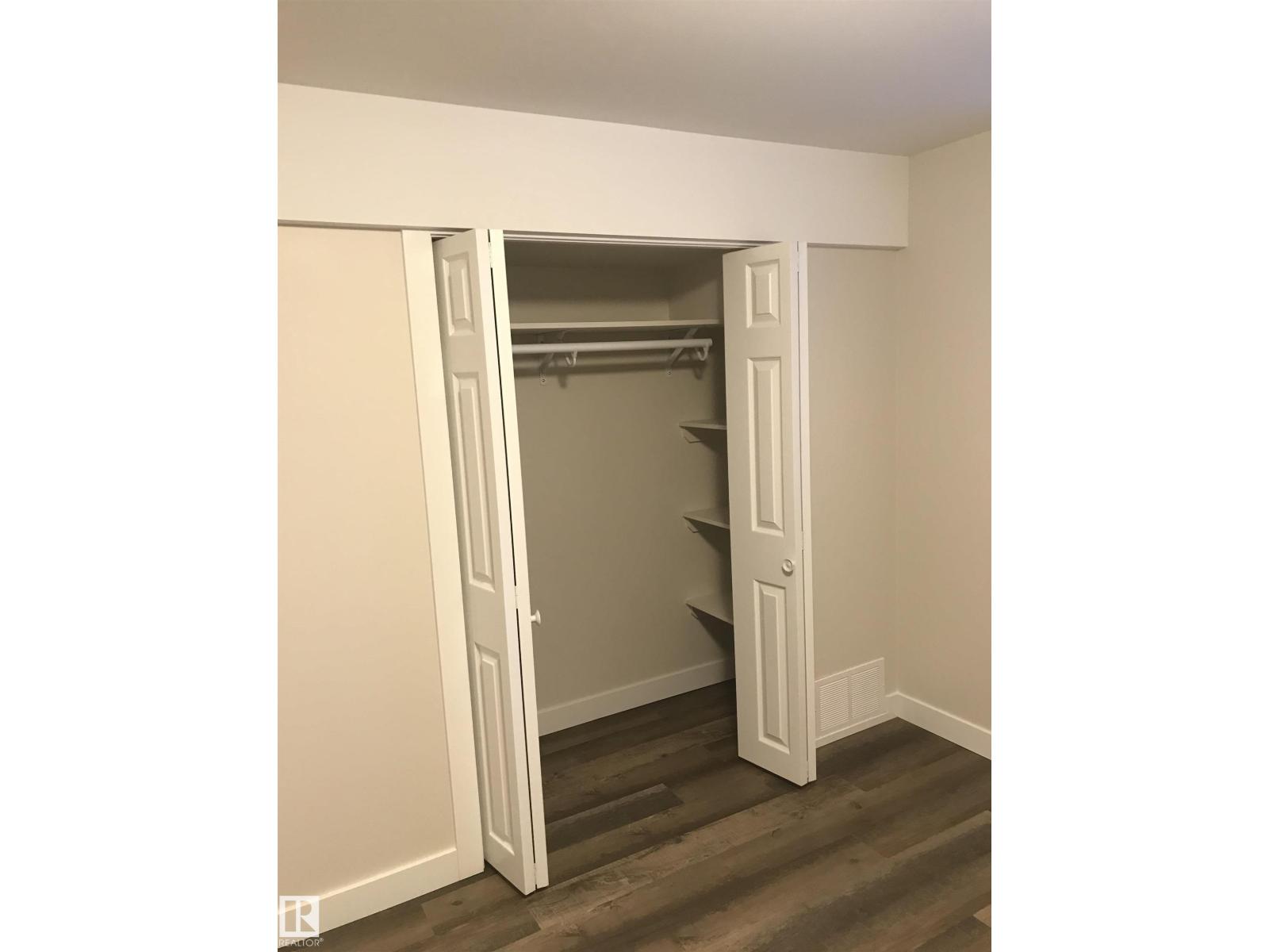 8032 70 Av Nw, Edmonton, Alberta  T6C 0A5 - Photo 10 - E4461068