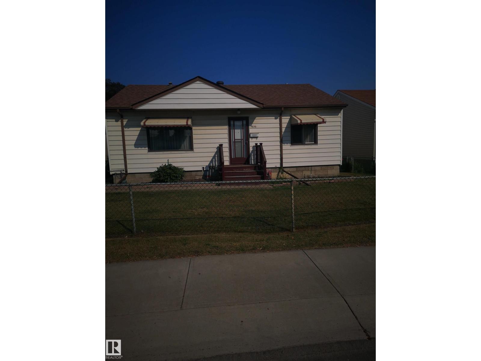 8032 70 Av Nw, Edmonton, Alberta  T6C 0A5 - Photo 1 - E4461068