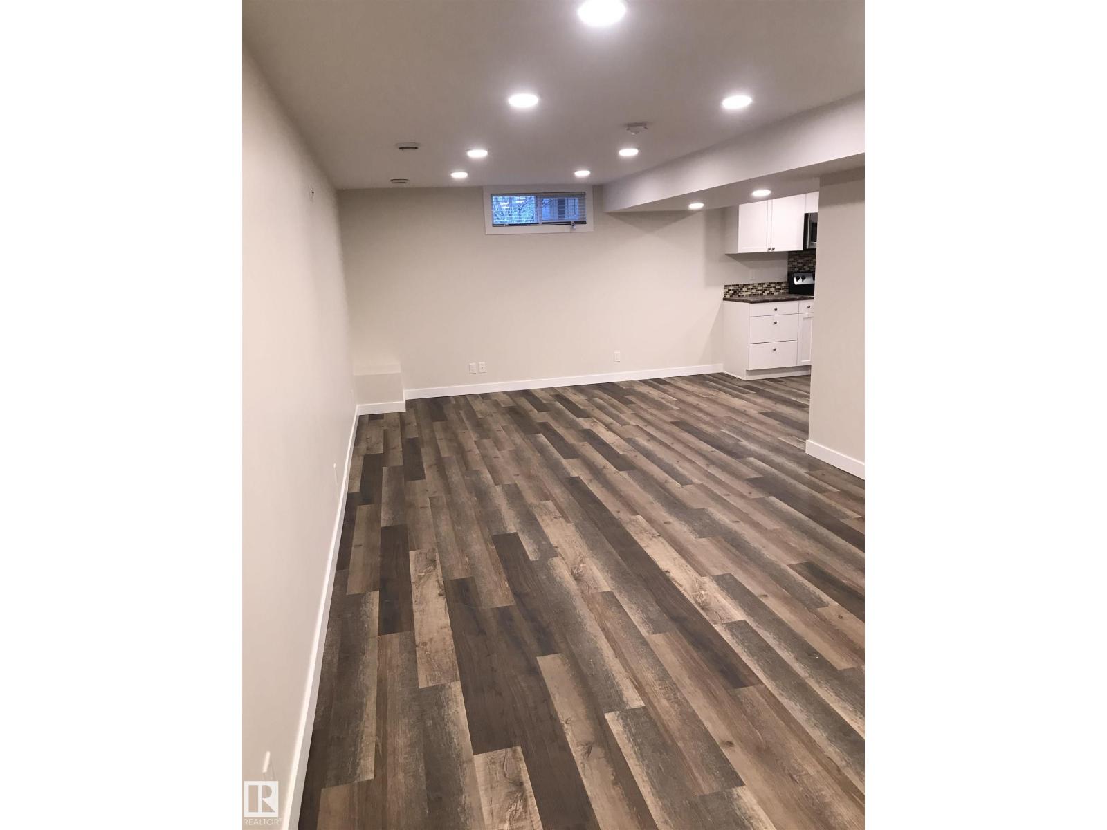 8032 70 Av Nw, Edmonton, Alberta  T6C 0A5 - Photo 9 - E4461068