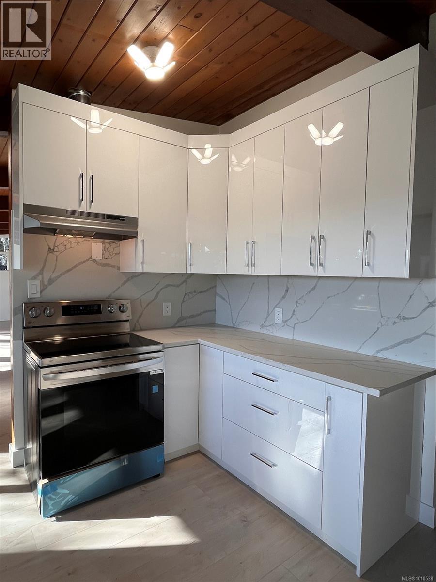 107 Island Hwy, View Royal, British Columbia V9B 1G1 - Photo 5 - 1010538