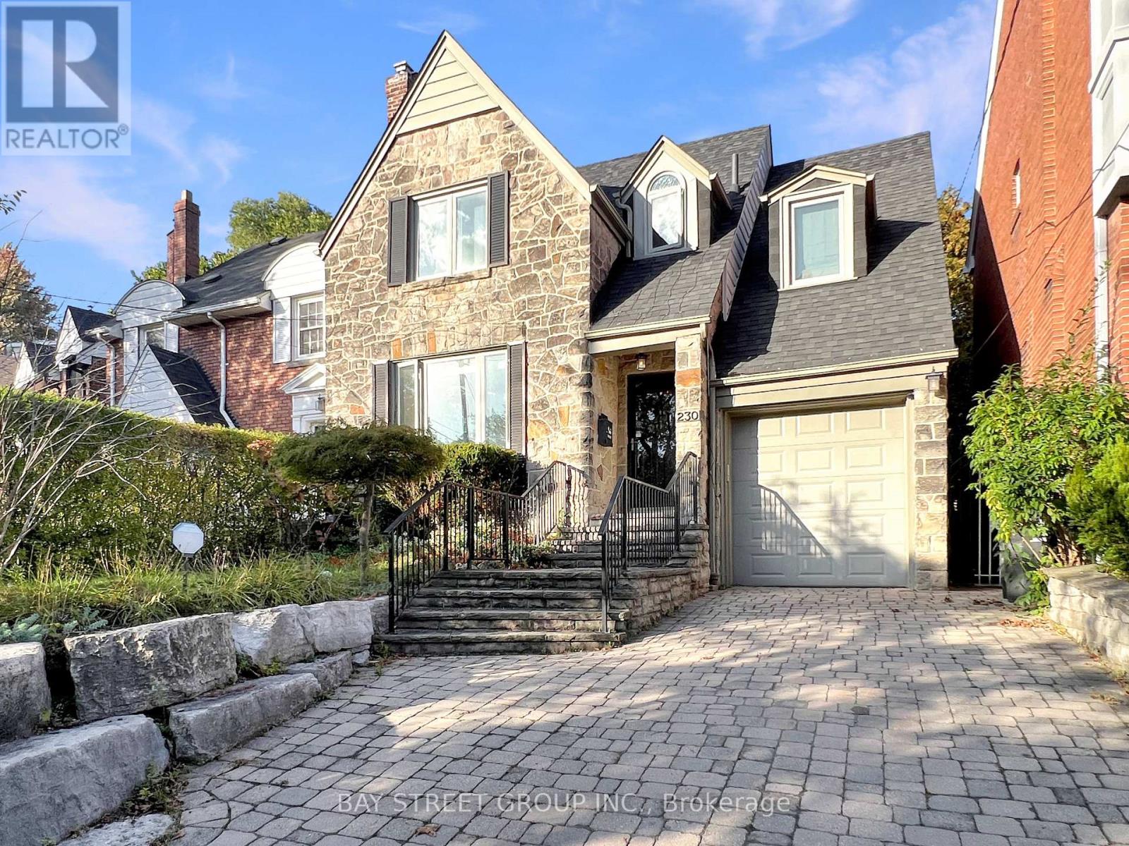 230 CHAPLIN CRESCENT, Toronto, Ontario