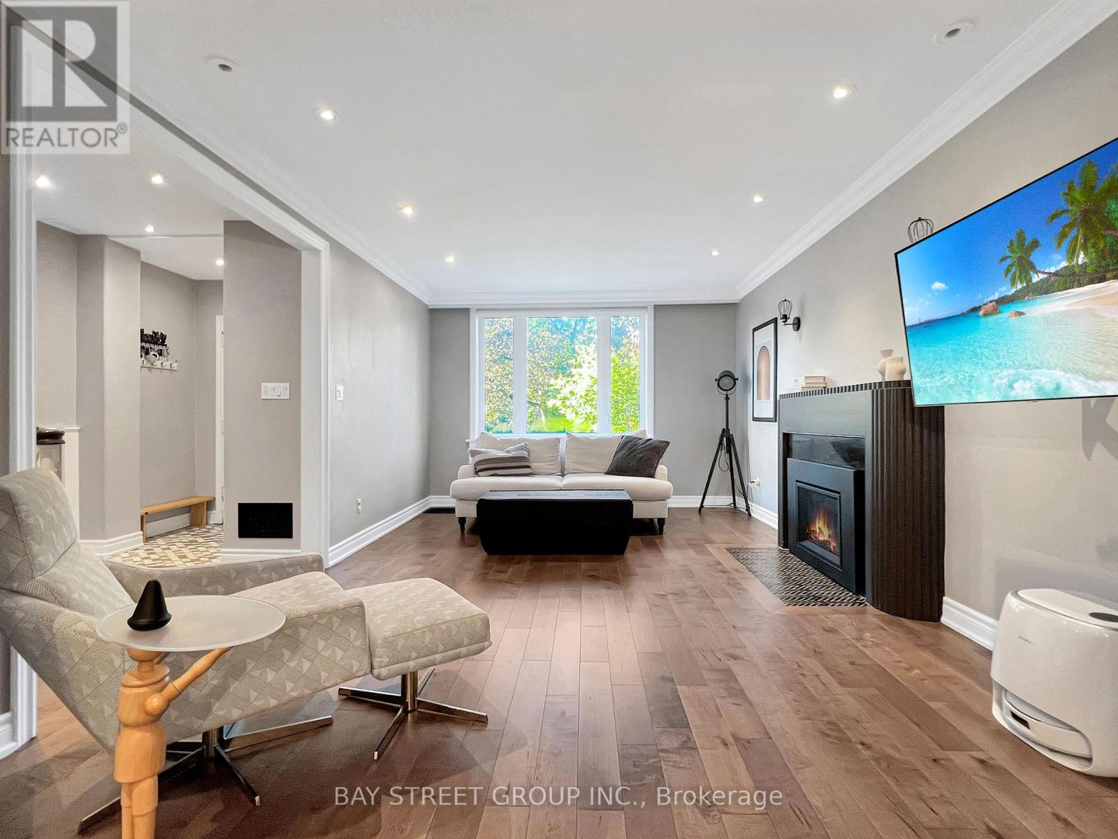 230 Chaplin Crescent, Toronto, Ontario  M5P 1B4 - Photo 4 - C12448521